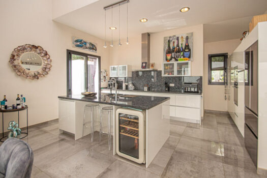 4 Bed Detached Villa for sale in La Mairena, Costa del Sol