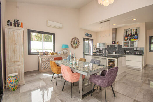 4 Bed Detached Villa for sale in La Mairena, Costa del Sol