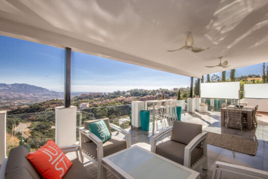 4 Bed Detached Villa for sale in La Mairena, Costa del Sol