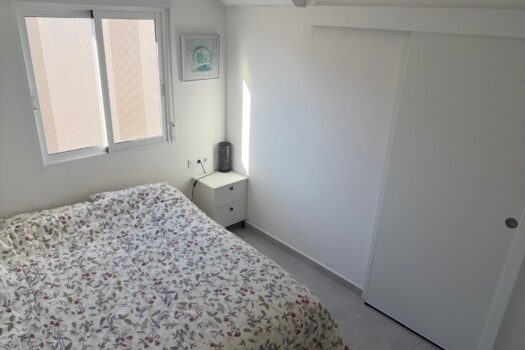 Prodej zrekonstruovaného bytu v Torrevieja – 2 ložnice, balkon a bazén