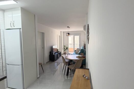 Prodej zrekonstruovaného bytu v Torrevieja – 2 ložnice, balkon a bazén