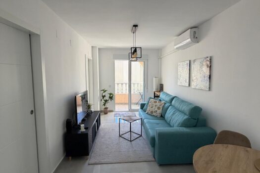 Prodej zrekonstruovaného bytu v Torrevieja – 2 ložnice, balkon a bazén