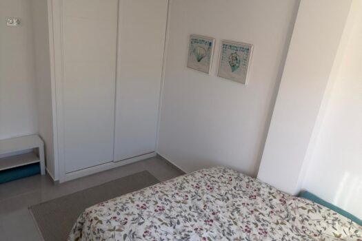 Prodej zrekonstruovaného bytu v Torrevieja – 2 ložnice, balkon a bazén