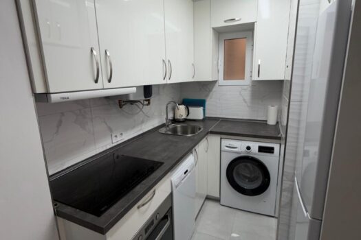 Prodej zrekonstruovaného bytu v Torrevieja – 2 ložnice, balkon a bazén