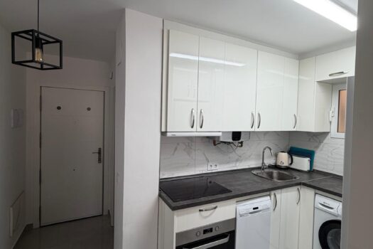 Prodej zrekonstruovaného bytu v Torrevieja – 2 ložnice, balkon a bazén