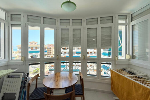 Apartmán s 1 ložnicí a turistickou licencí, 300 m od pláže – La Mata