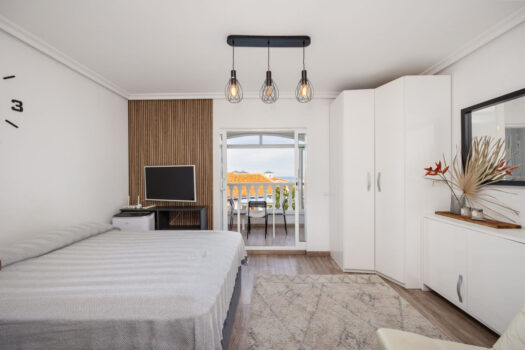 Apartmán s 1 ložnicí a turistickou licencí, 300 m od pláže – La Mata