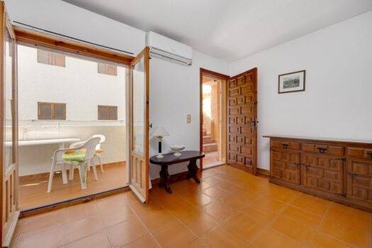 Světlý apartmán se 2 ložnicemi a terasou, 300 m od pláže – La Mata