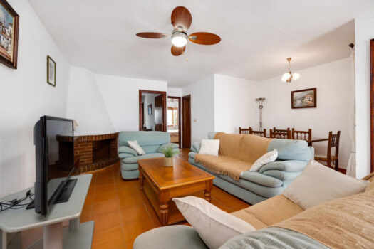 Světlý apartmán se 2 ložnicemi a terasou, 300 m od pláže – La Mata