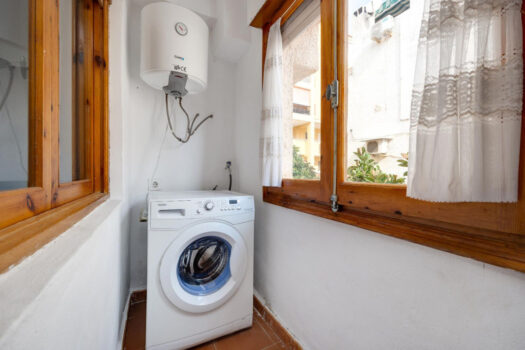 Světlý apartmán se 2 ložnicemi a terasou, 300 m od pláže – La Mata