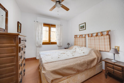 Světlý apartmán se 2 ložnicemi a terasou, 300 m od pláže – La Mata