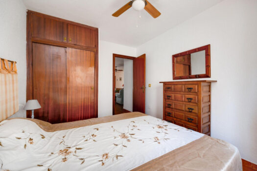 Světlý apartmán se 2 ložnicemi a terasou, 300 m od pláže – La Mata