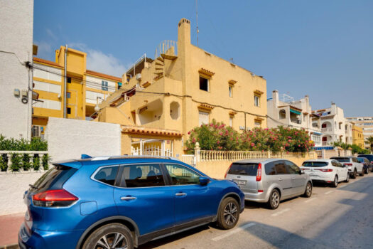 Světlý apartmán se 2 ložnicemi a terasou, 300 m od pláže – La Mata