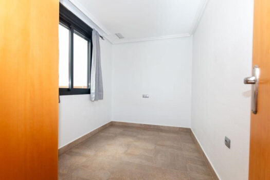 Zrekonstruovaný apartmán se 2 ložnicemi, 200 m od pláže – La Mata