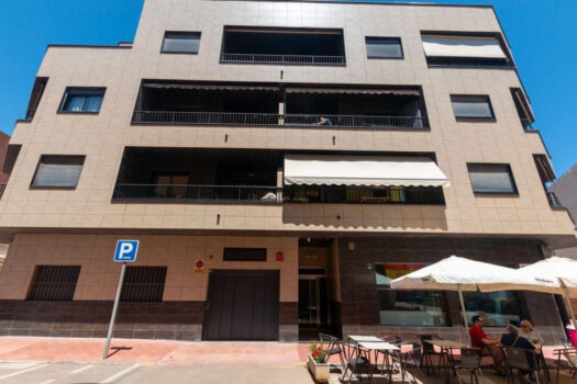 Zrekonstruovaný apartmán se 2 ložnicemi, 200 m od pláže – La Mata