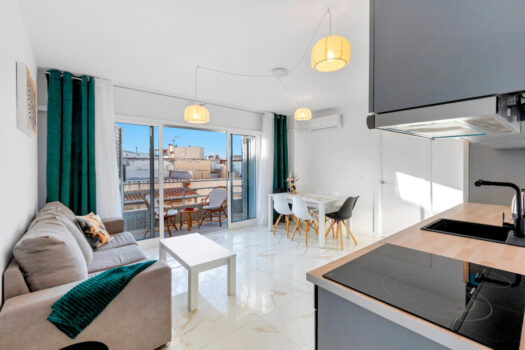 Zrekonstruovaný apartmán se 2 ložnicemi, 200 m od pláže – La Mata