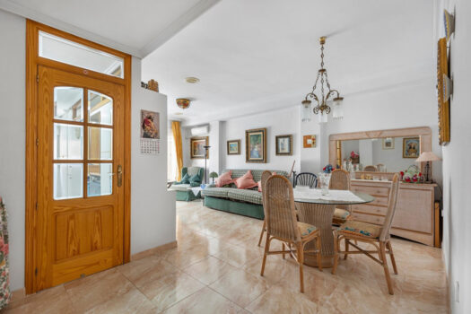 Apartmán se 2 ložnicemi a slunnou terasou v centru La Maty