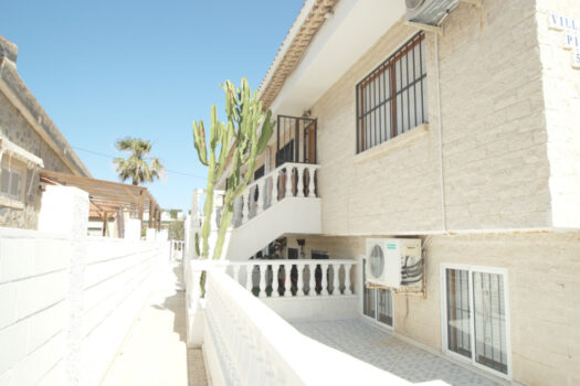 Bungalov se 3 ložnicemi a výhledem na moře, 80 m od pláže – La Mata