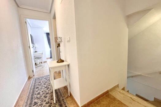 Řadový dům se 2 ložnicemi a garáží, 50 m od pláže – La Mata