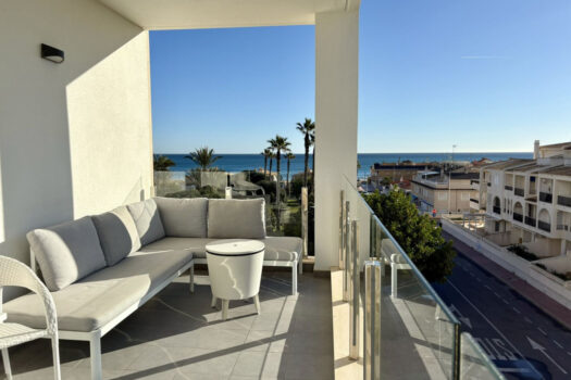 Moderní apartmán se 2 ložnicemi, terasou a výhledem na moře – La Mata – foto 1
