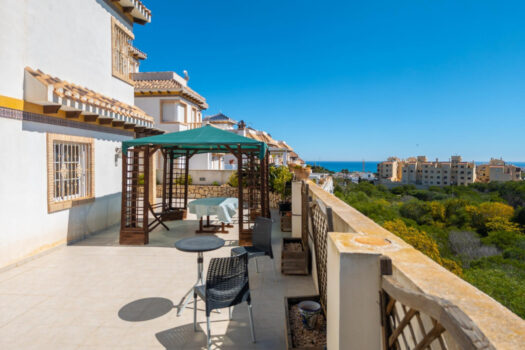 Vila se 3 ložnicemi, garáží a výhledem na moře, 600 m od pláže – La Mata