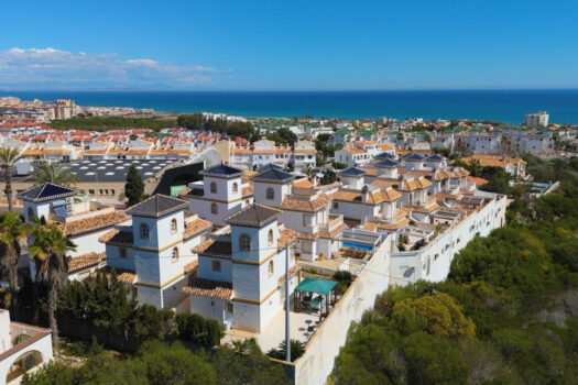 Vila se 3 ložnicemi, garáží a výhledem na moře, 600 m od pláže – La Mata