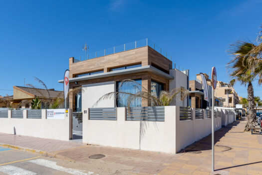 Moderní vila se 4 ložnicemi a výhledem na moře, 60 m od pláže – La Mata